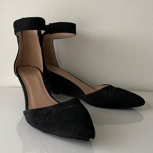 Journee Collection Black Women's Wedges
